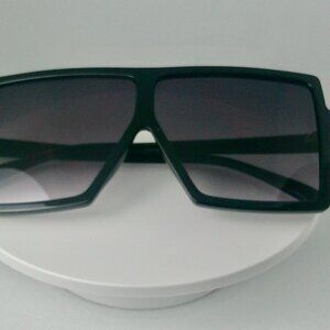 CLOG WOMEN'S  BLACK OVERSIZED SQUARE GLASSES W/GRADIENT LENSES